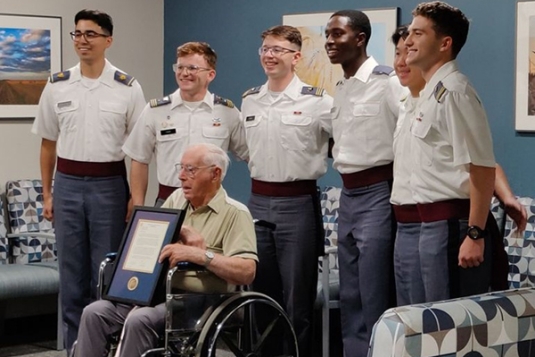 Glee Club’s Knightcaps Perform for Veterans