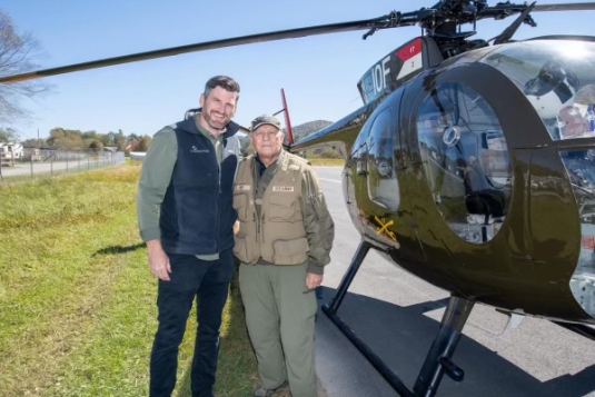 Ed Graham ’03 with GEN (R) Richard A. Cody ’72 during hurricane relief efforts