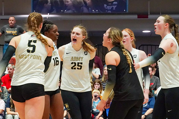 Volleyball Sweeps Navy In Three Sets on the Road