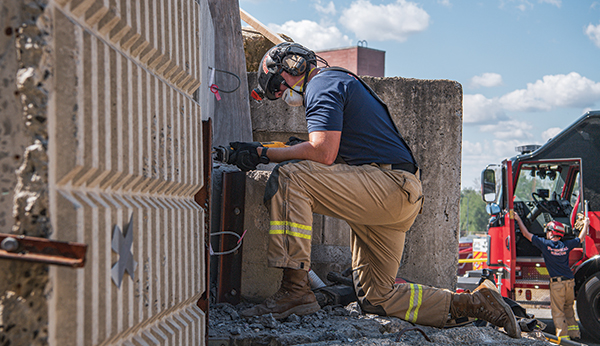 A U.S. soldier assigned to 911th Technical Rescue Engineer Company