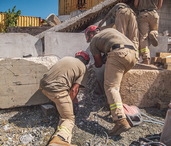 U.S. soldiers assigned to 911th Technical Rescue Engineer Company